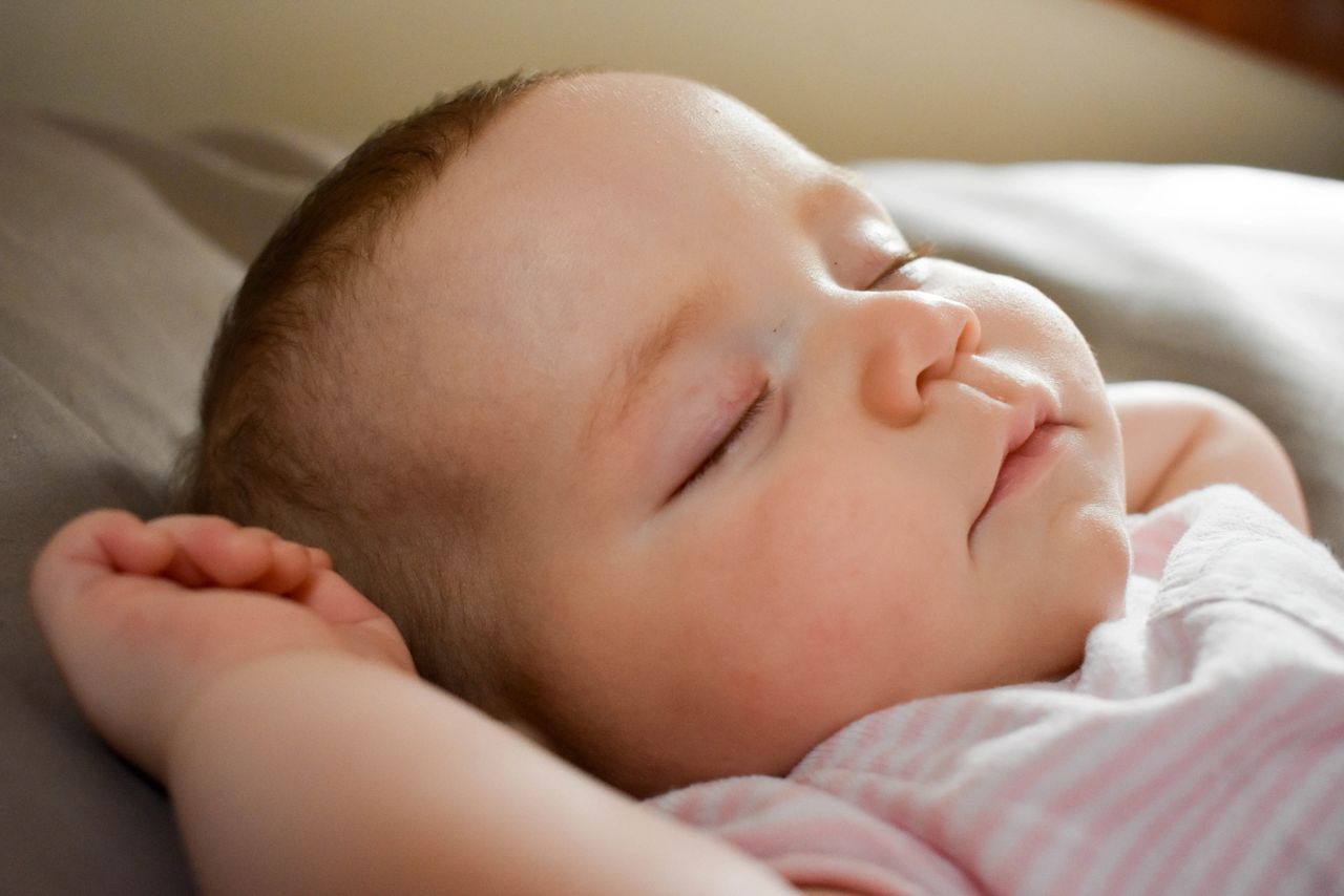 Baby sleep in heat sales
